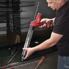 Milwaukee C18 PCG/600T-201B akkus tömítoanyag- és ragasztópisztoly tubussal 18V 1x2,0Ah, 600ml