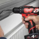 Milwaukee M12 BDD-402C akkus fúrócsavarozó 12V 2x4,0Ah
