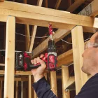 Milwaukee M18 BPD-402C akkus ütvefúró-csavarozó 18V 2x4,0Ah