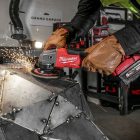 Milwaukee M18 ONEFSAG125XPDB-502X akkus sarokcsiszoló 18V 2x5,0Ah, 125mm