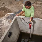 Milwaukee M12 BSWP-601 akkus szénkefés vízszivattyú 12V 1x6,0Ah